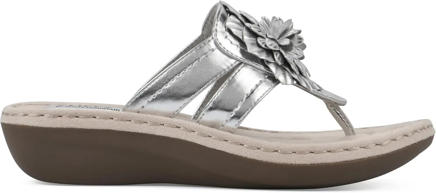 CLIFFS BY WHITE MOUNTAIN Women's Cassia Mini Wedge Flower Flip Flop Sandal