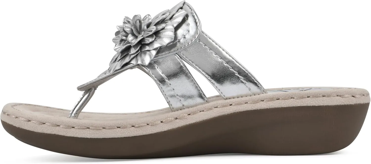 CLIFFS BY WHITE MOUNTAIN Women's Cassia Mini Wedge Flower Flip Flop Sandal
