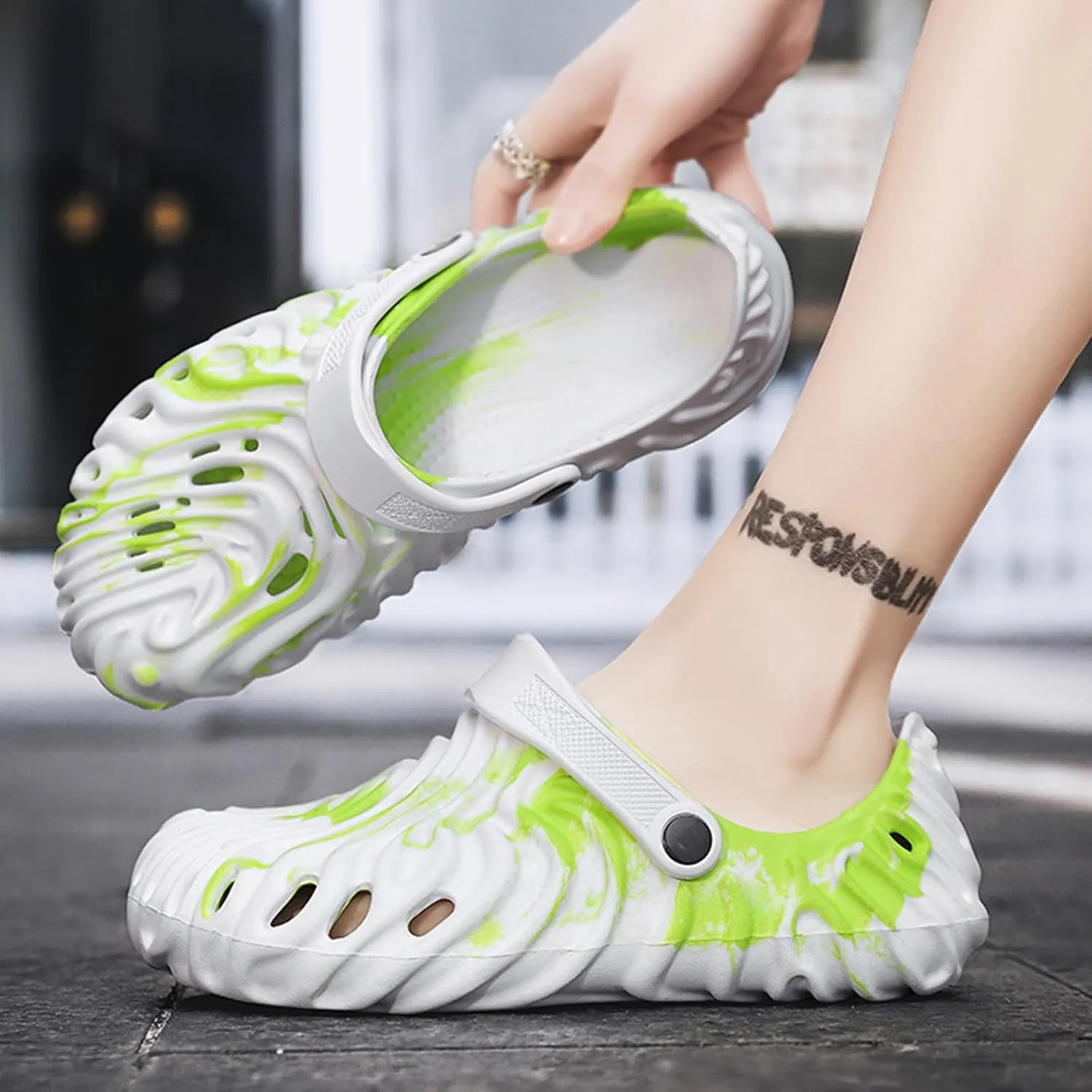 Foam Treadmill Sneakers Cloud Slippers Women's Foam Couple Men's Foam Pillow Casual Shoes Anti-slip Outdoor Beach Slippers Summer
