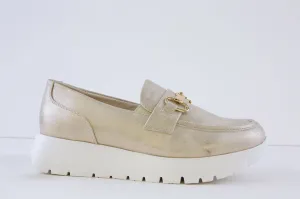 HEAVENLY FEET - FOXY SHIMMER LOW WEDGE SLIP-ON SHOE - GOLD