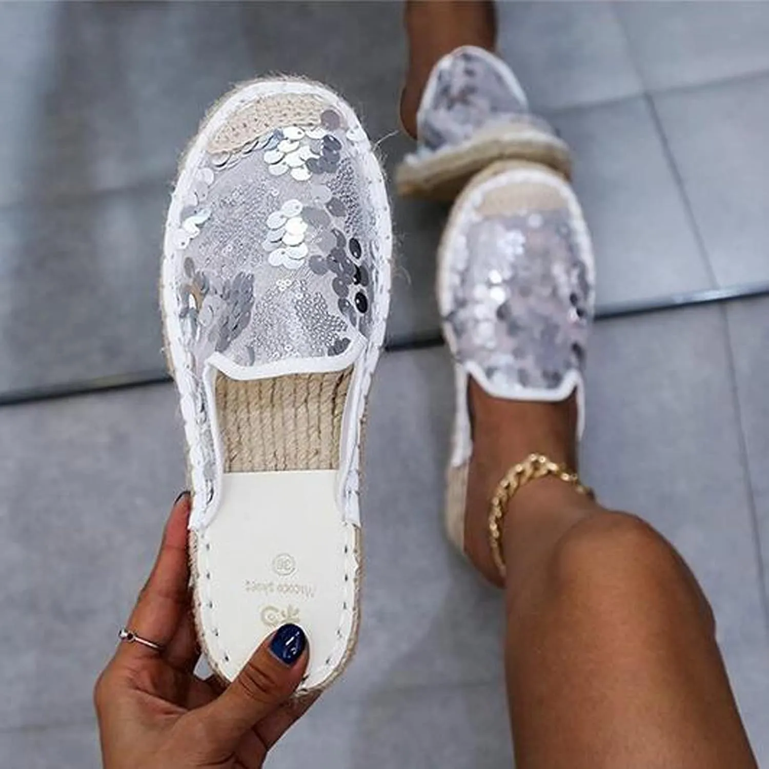 oiangi Sparkly Glitter Sandals for Women Casual Summer Closed Toe Slip-on Espadrille Flat Slipper Elegant Comfortable Home Outdoor Shoes Flip Flops