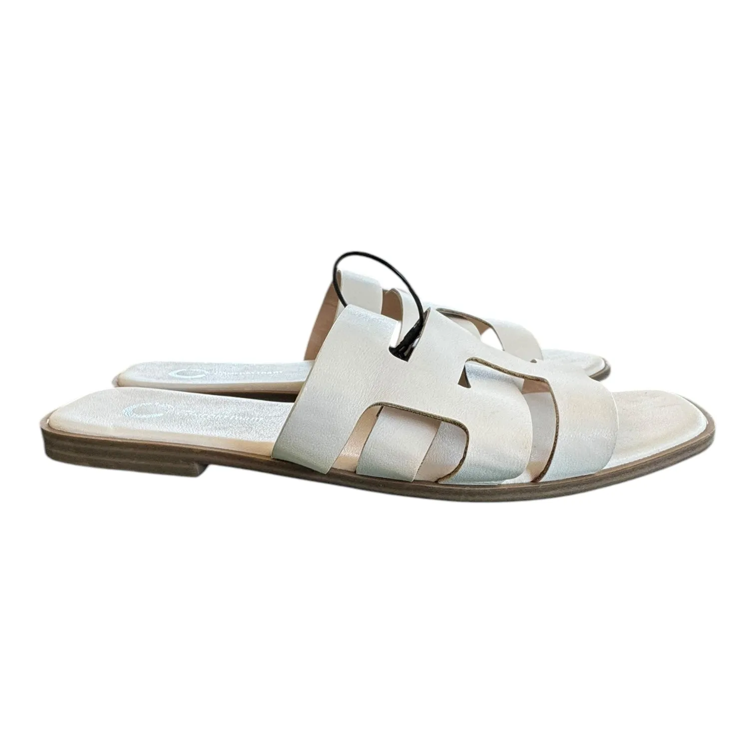 Sandals Flats By COMFORTFOAM In Cream, Size:7.5