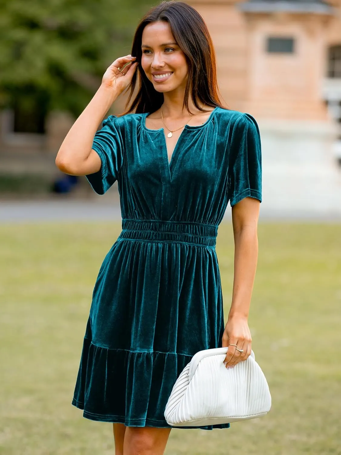 Simplee Women's 2024 Velvet Short Sleeve Cocktail Dress Winter Holiday V Neck Empire Waist Mini Party Dress with Pockets
