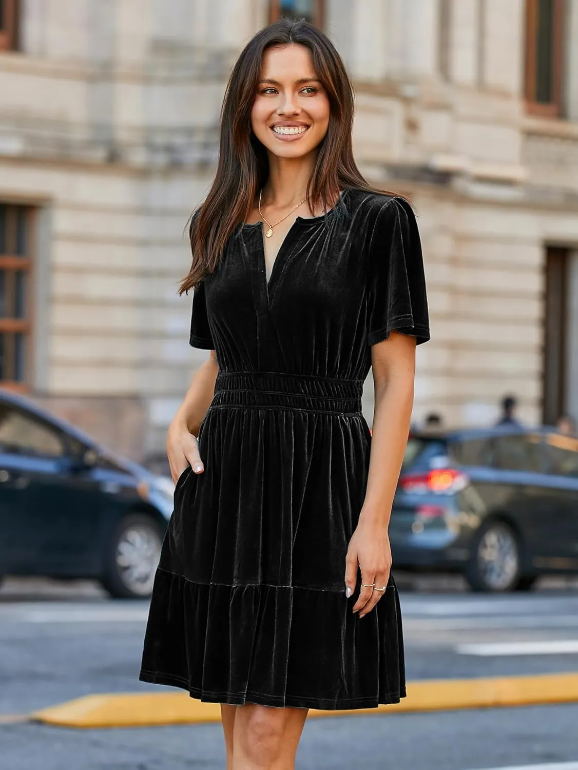 Simplee Women's 2024 Velvet Short Sleeve Cocktail Dress Winter Holiday V Neck Empire Waist Mini Party Dress with Pockets