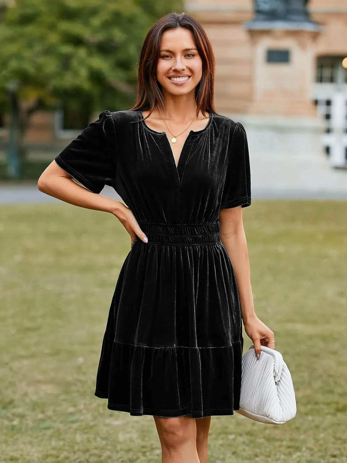 Simplee Women's 2024 Velvet Short Sleeve Cocktail Dress Winter Holiday V Neck Empire Waist Mini Party Dress with Pockets