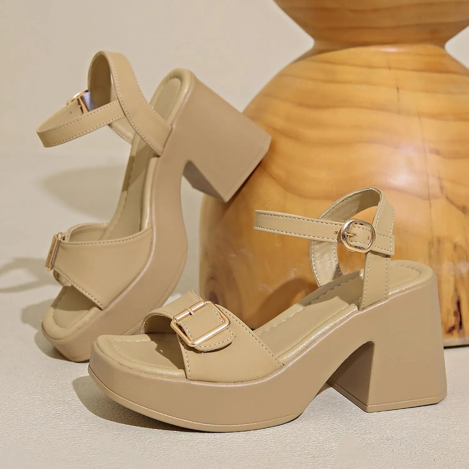 Summer New Women's Shoes Square Toe Belt Buckle Metal Open Toe Buckle Large Size Medium Studded Jelly Sandals for Women