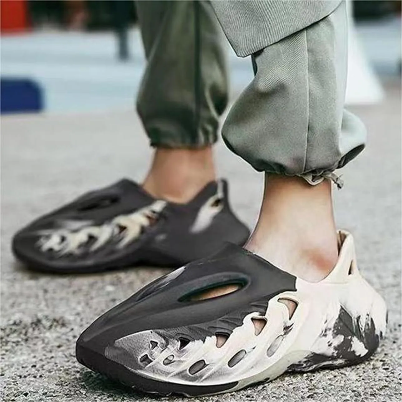 vioxthak Foam Runner Casual Hollow Sports Shoes Closed Toe Cloud Slides Pillow Walking Shoes Running Shoes Foam Runners Sneakers Water Shoes Soft Outdoor Beach Sandals for Women Men